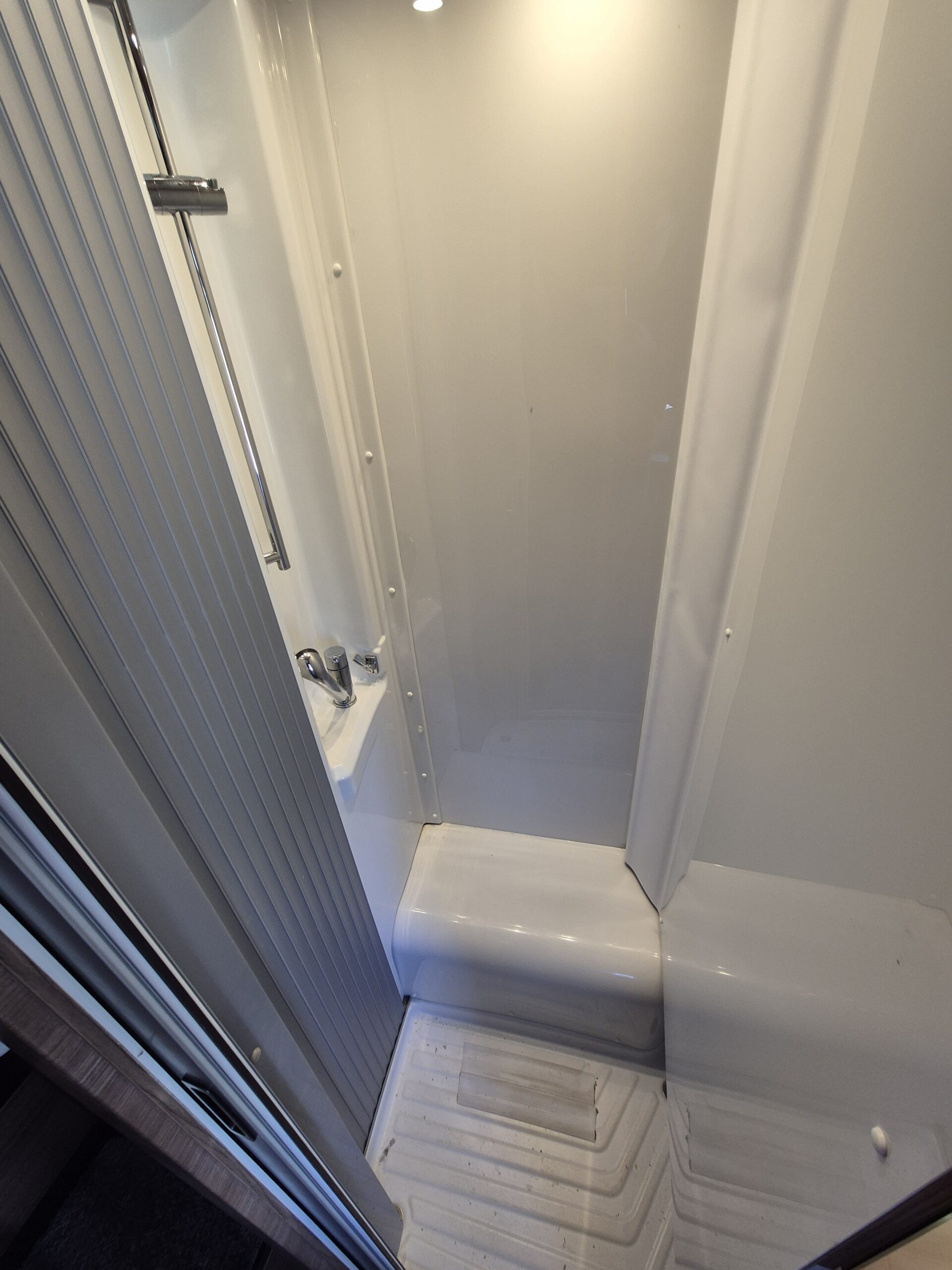 KNAUS VAN WAVE 640MEG PLATINUM SELECTION - obrazek 13