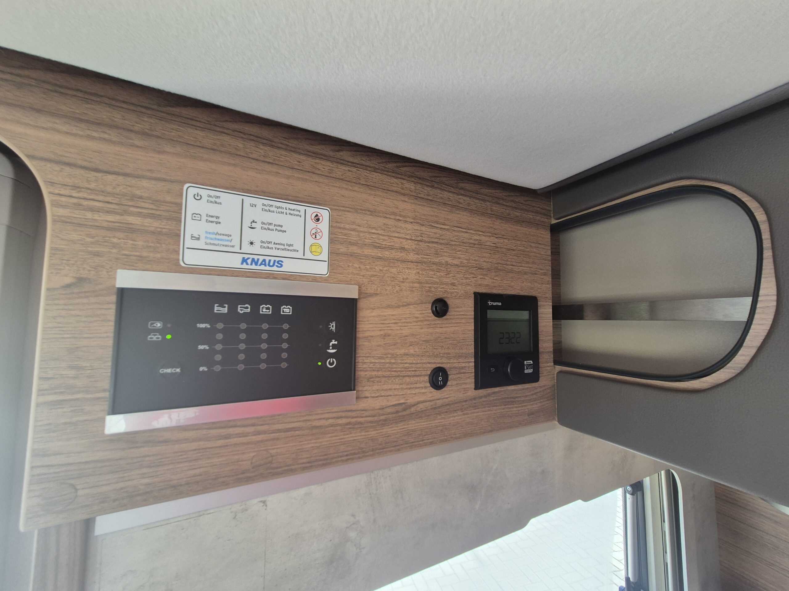 KNAUS VAN WAVE 640MEG PLATINUM SELECTION - obrazek 17