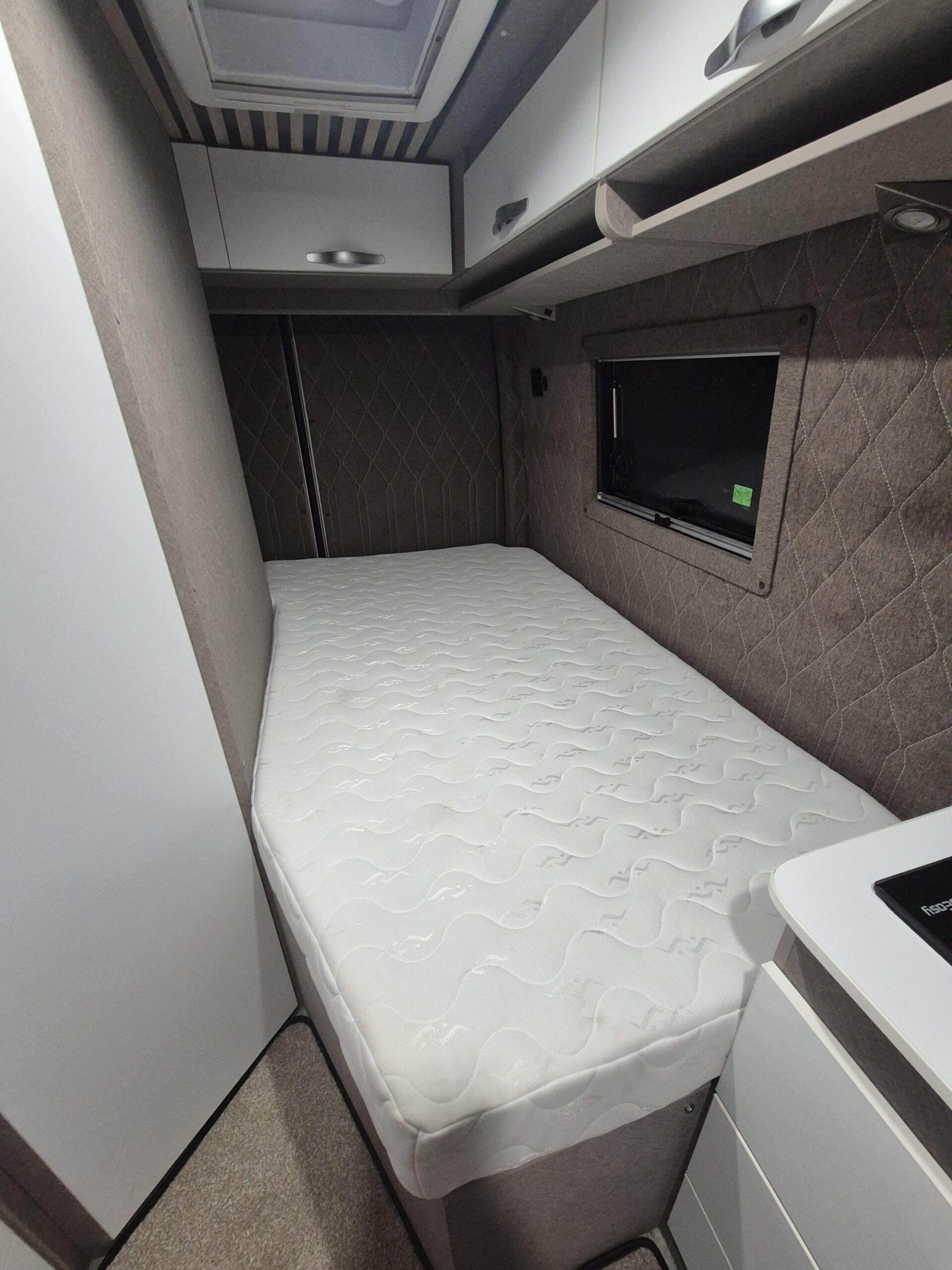 Crafter Unicorn 684 MF - obrazek 12