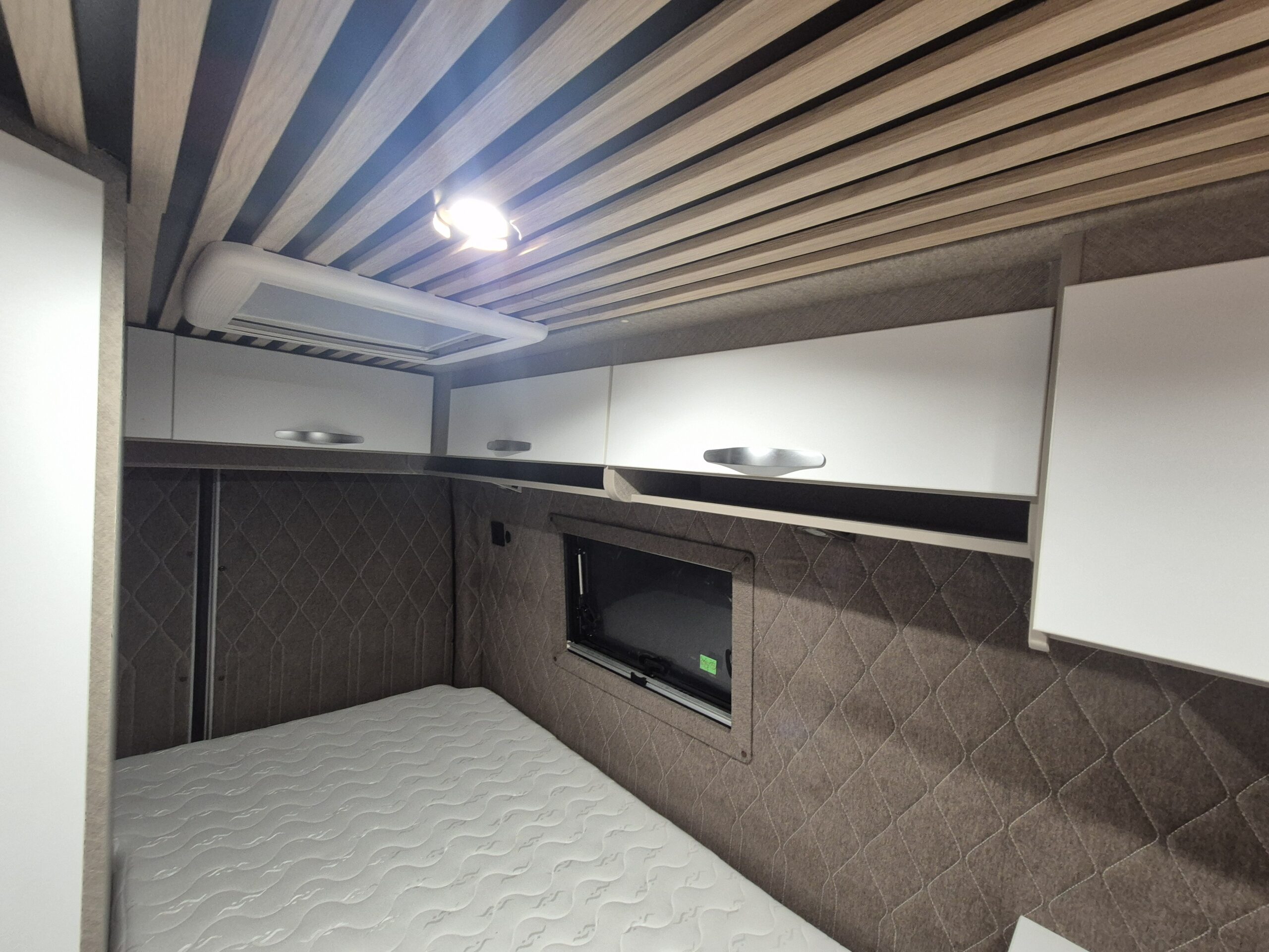 Crafter Unicorn 684 MF - obrazek 13